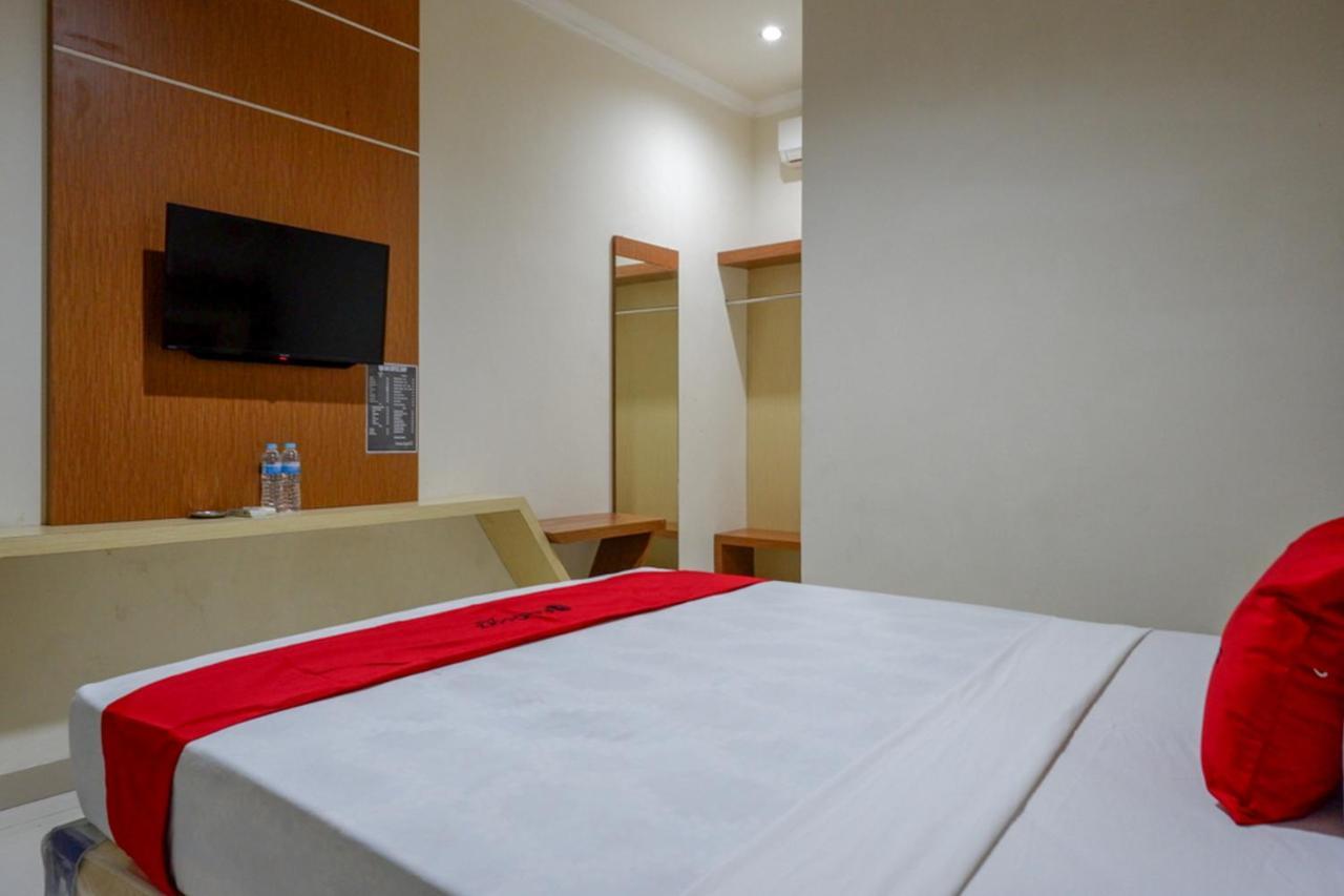 Reddoorz @ Hotel Bumi Palupy Exterior foto